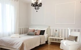 Piekna Downtown Apartment